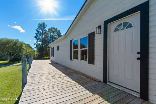 258 Bobcat LN, Warne, NC 28909