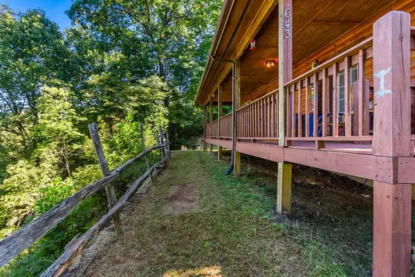 643 Zekes Trail, Marble, NC 28905