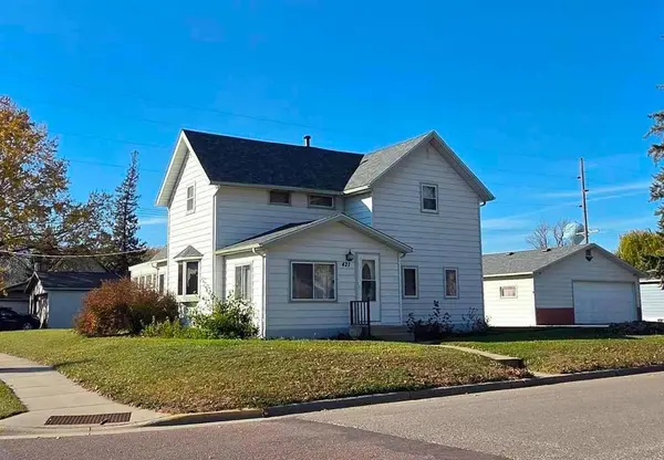 421 S Murphy ST, Lake Crystal, MN 56055