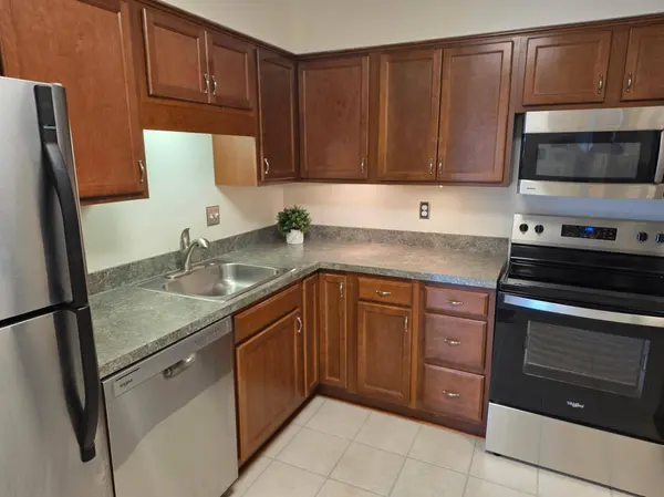 78 10th ST E #406, Saint Paul, MN 55101