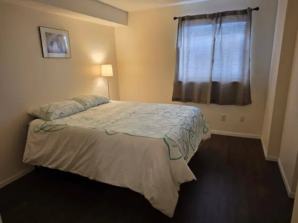 78 10th ST E #406, Saint Paul, MN 55101