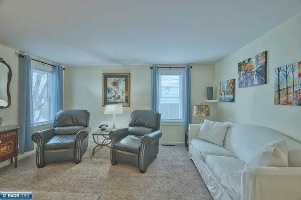 114 E 17th St, Hibbing, MN 55746