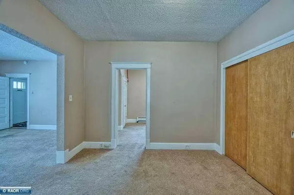 414 9th Ave S, Virginia, MN 55792