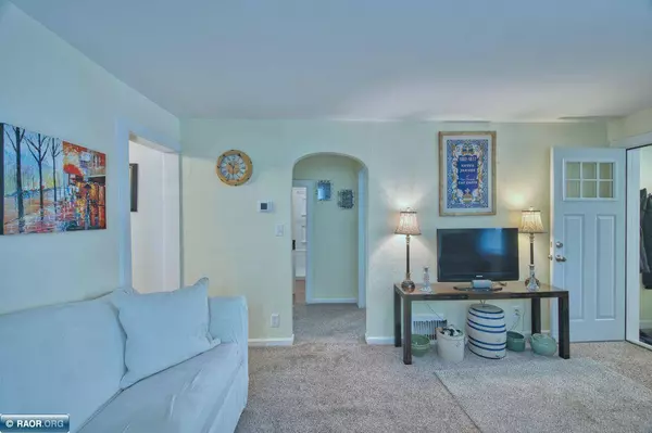 114 E 17th St, Hibbing, MN 55746