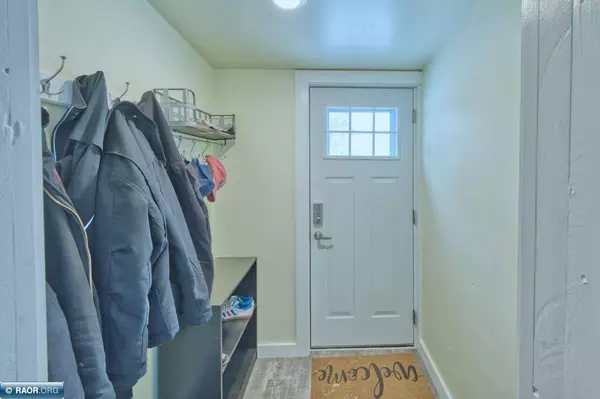 114 E 17th St, Hibbing, MN 55746