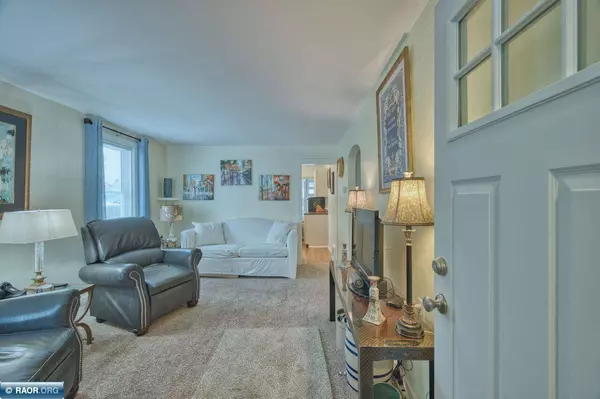 114 E 17th St, Hibbing, MN 55746