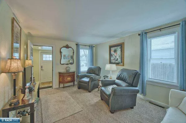 114 E 17th St, Hibbing, MN 55746