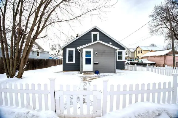 114 E 17th ST, Hibbing, MN 55746