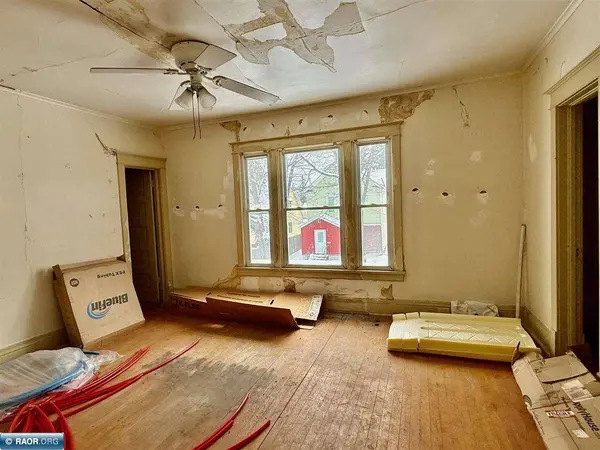 505 8 1/2 St. S, Virginia, MN 55792