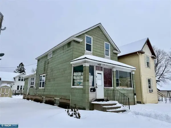 922 S 5th Ave, Virginia, MN 55792