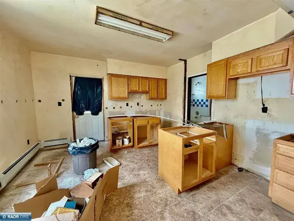 208 5th St S, Virginia, MN 55792