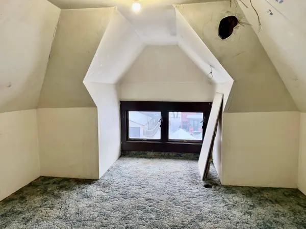 208 5th St S, Virginia, MN 55792