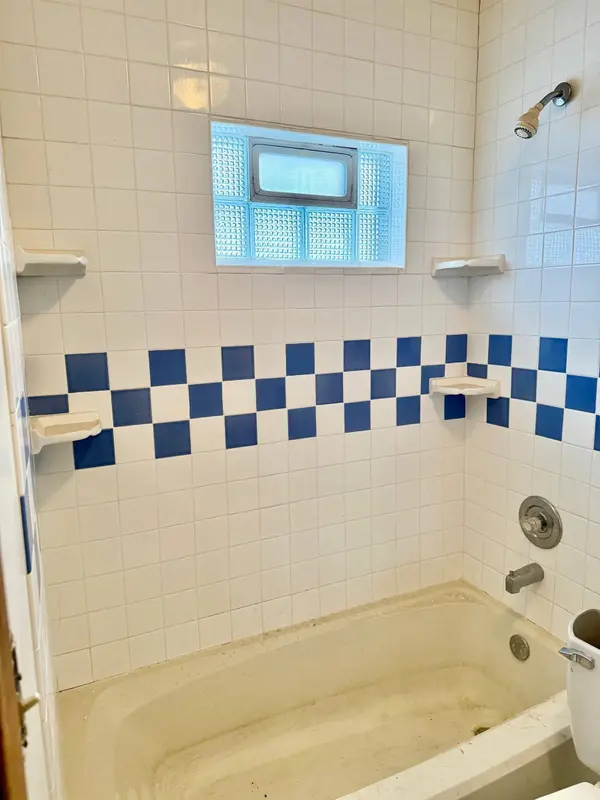 208 5th St S, Virginia, MN 55792