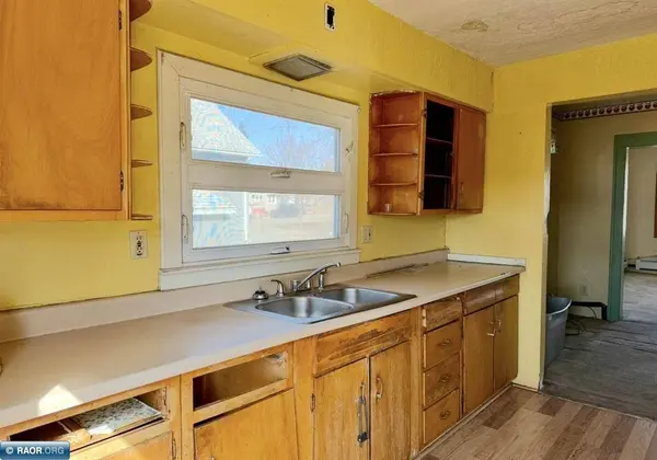 526 12th St S, Virginia, MN 55792