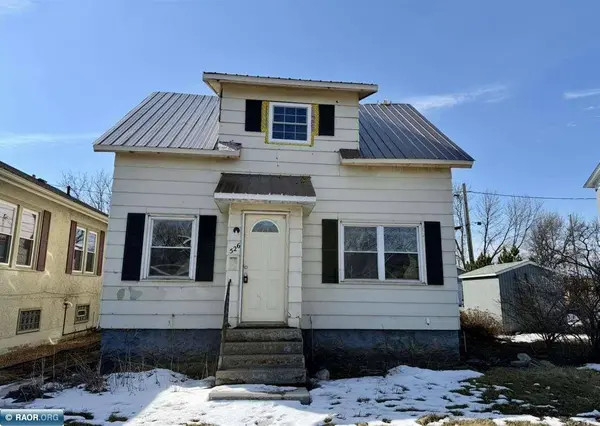 526 12th St S, Virginia, MN 55792