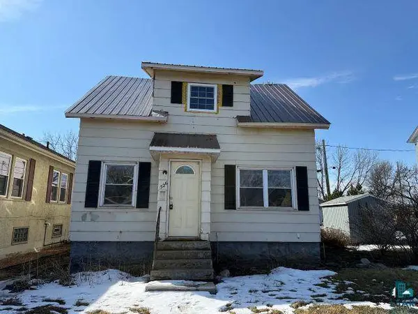 526 S 12th St, Virginia, MN 55792