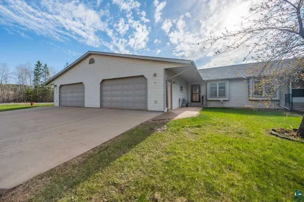 2506 E 21st Ave #1, Hibbing, MN 55746