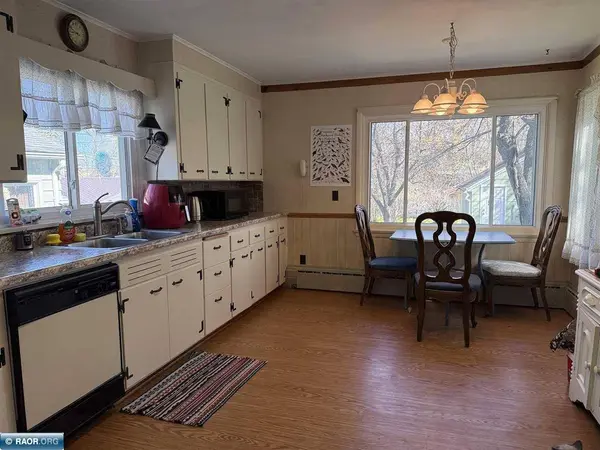 507 7th St S, Virginia, MN 55792