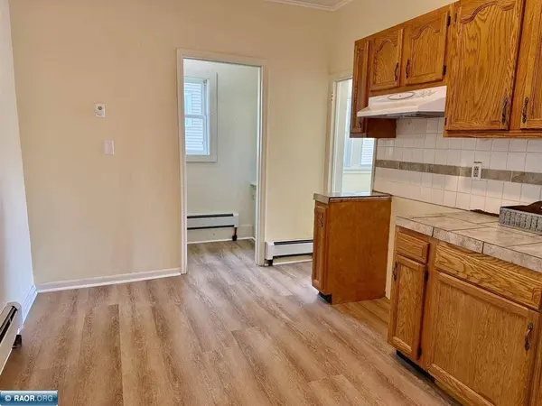 215 6th St S, Virginia, MN 55792