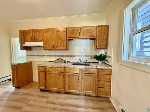 215 6th St S, Virginia, MN 55792