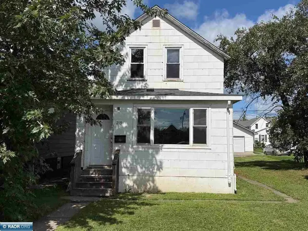 215 6th St S