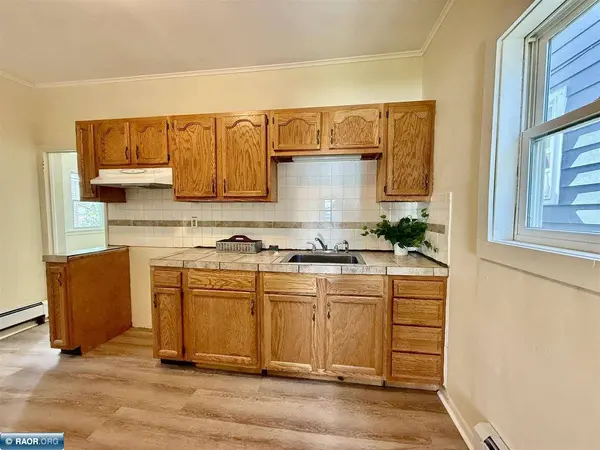 215 6th St S, Virginia, MN 55792