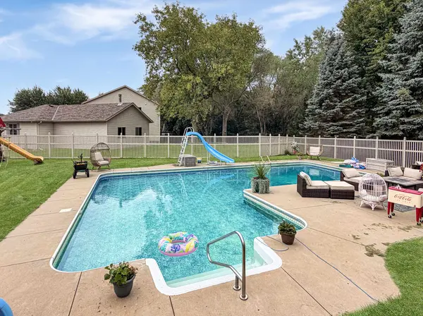 1910 Temminck Rd, Saint Cloud, MN 56301