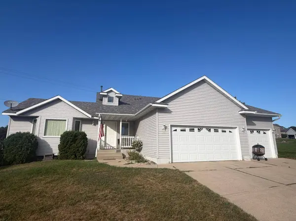 715 Prairie LN