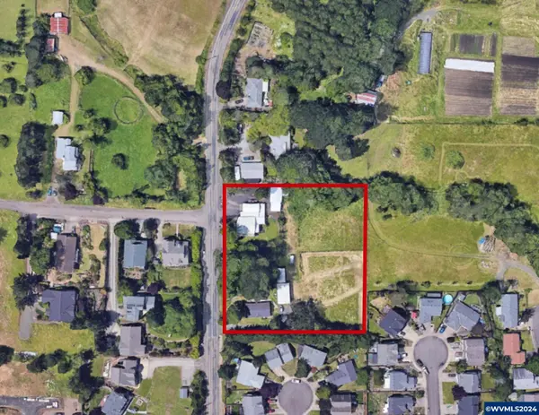 769 9th St, Philomath, OR 97370