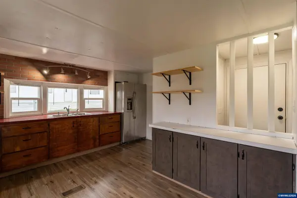 502 8th #17 St, Philomath, OR 97370