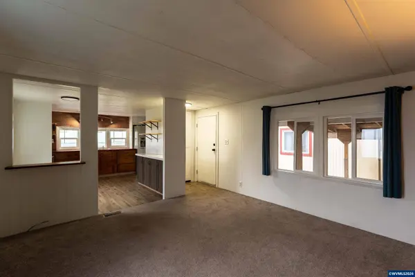 502 8th #17 St, Philomath, OR 97370