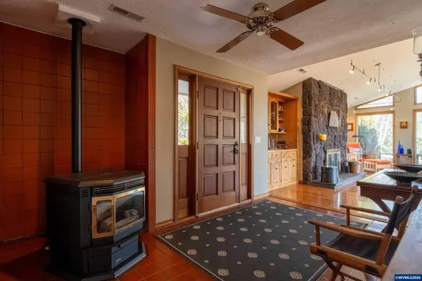 33941 Marys River Estates Rd, Philomath, OR 97370