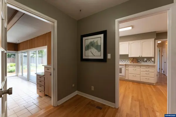 1235 Walnut St NE NE, Albany, OR 97321