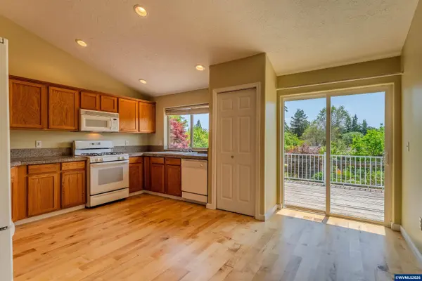 2190 Cluster Oak Av, Albany, OR 97321