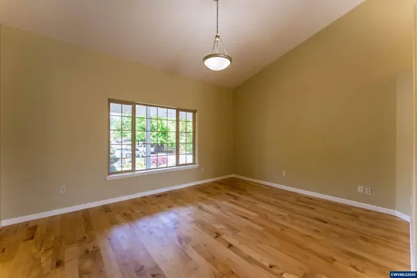 2190 Cluster Oak Av, Albany, OR 97321