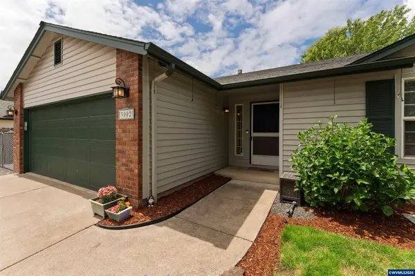 3002 7th Pl, Lebanon, OR 97355