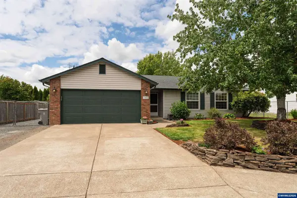 3002 7th Pl, Lebanon, OR 97355