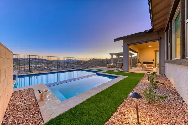 375 Portus Delphini CT, Henderson, NV 89011