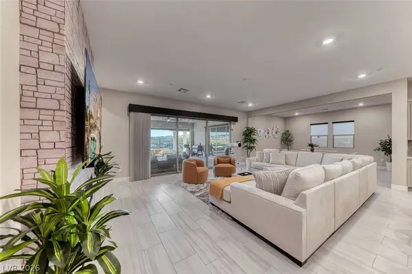 375 Portus Delphini CT, Henderson, NV 89011