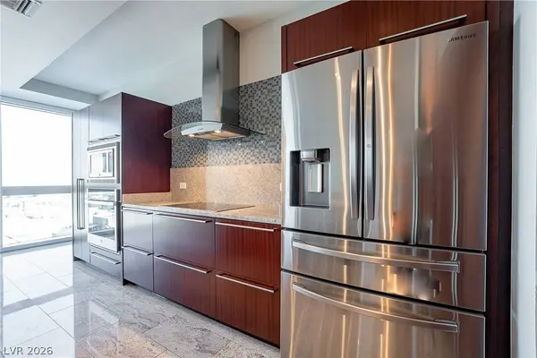 4471 Dean Martin DR #1008, Las Vegas, NV 89103