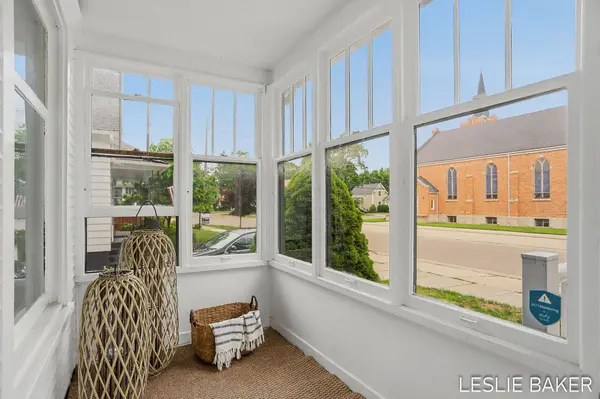 156 W 18th Street, Holland, MI 49423