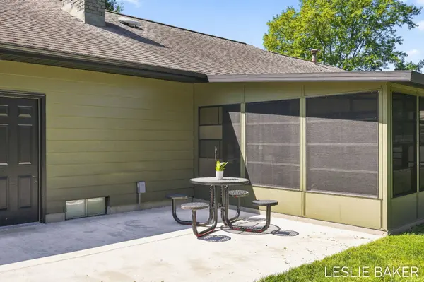2666 Gay Paree Drive, Zeeland, MI 49464
