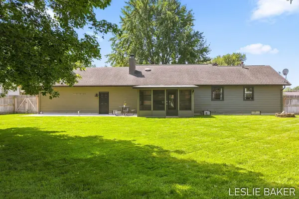 2666 Gay Paree Drive, Zeeland, MI 49464