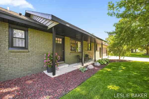 2666 Gay Paree Drive, Zeeland, MI 49464