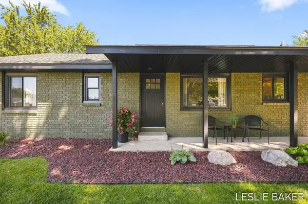 2666 Gay Paree Drive, Zeeland, MI 49464