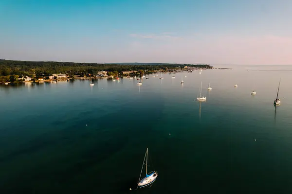 GT Bay