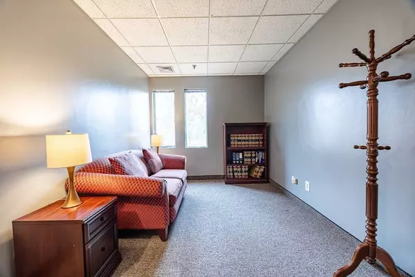 350 Park St #207, North Reading, MA 01864