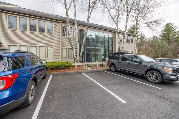 350 Park St #207, North Reading, MA 01864