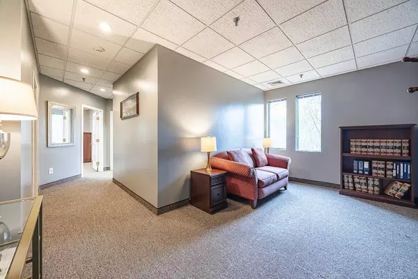 350 Park St #207, North Reading, MA 01864