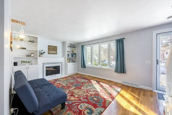 19 Pleasant St, North Reading, MA 01864